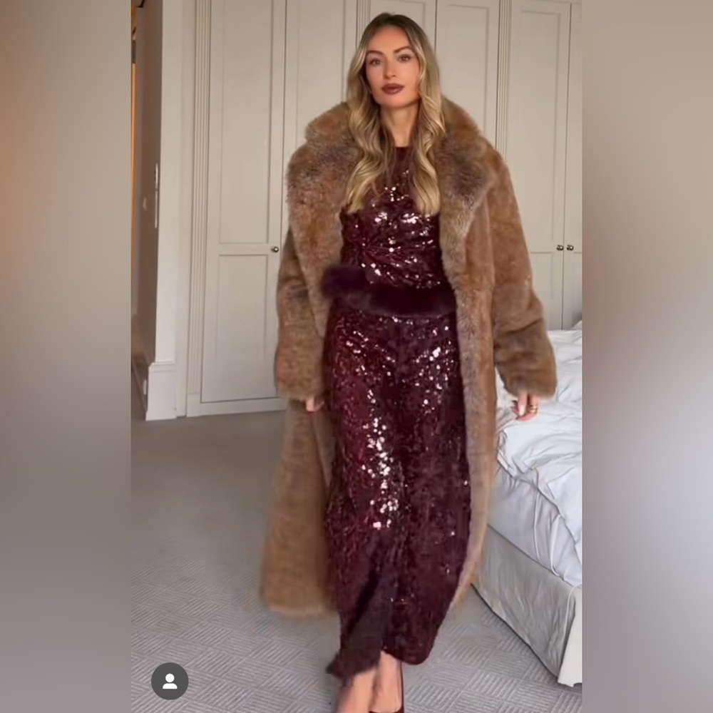 TREND NEW ZARA FAUX FUR COAT LIMIT EDITION
🚨firm price no discount no discount - Picture 16 of 16